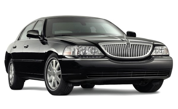 Lincoln Town Car Executive Sedan Service